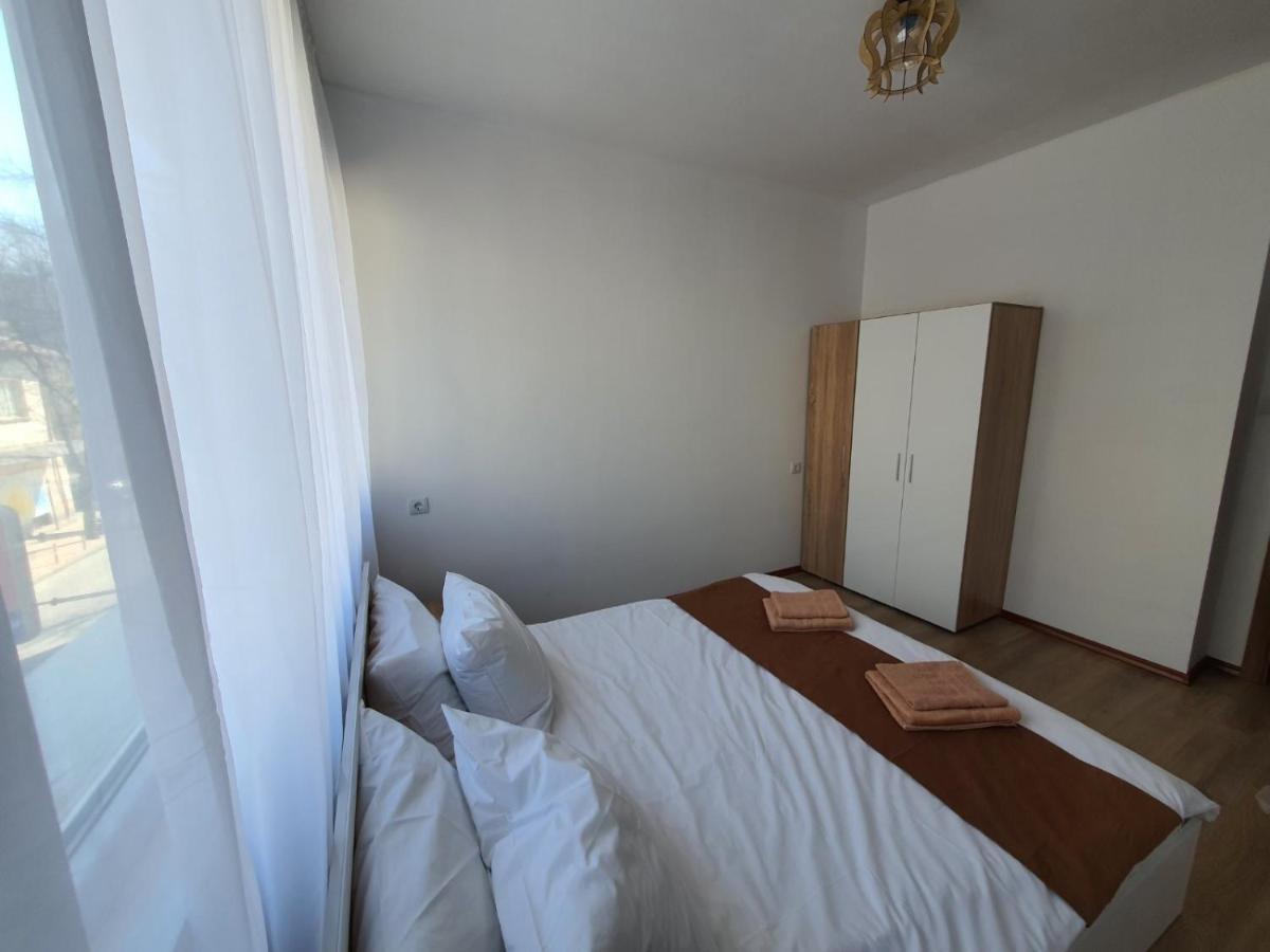 The Center Apartments Comfort Sandanski Exteriér fotografie