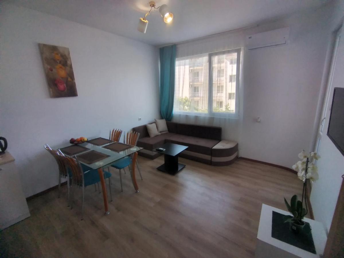 The Center Apartments Comfort Sandanski Exteriér fotografie