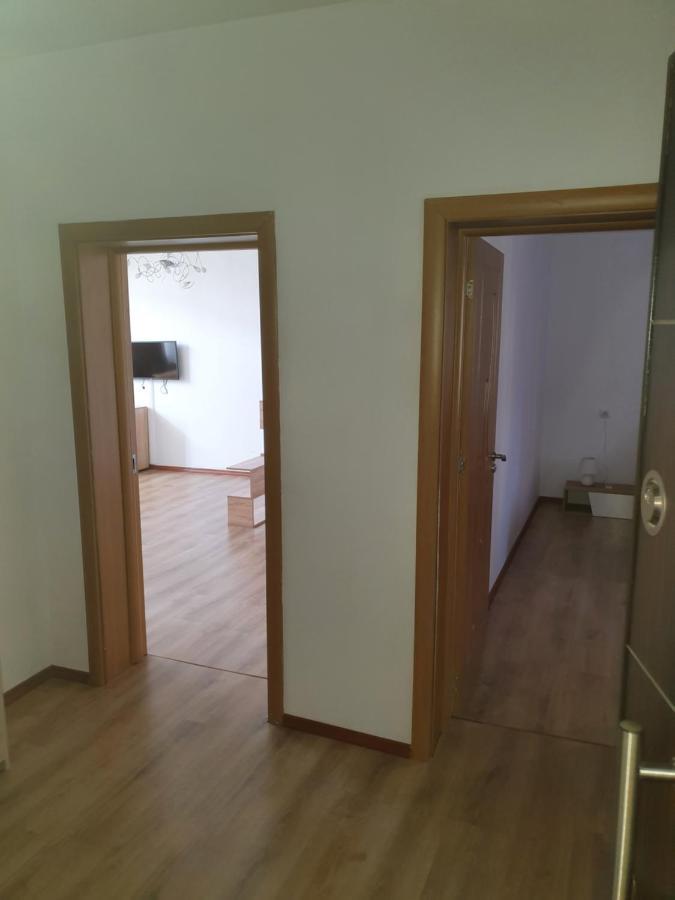 The Center Apartments Comfort Sandanski Exteriér fotografie